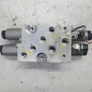 6794578,37 20 6 782 737,37 20 6 772 311 Блок клапанов активного стабилизатора BMW X5 E70 Арт 22658, вид 4