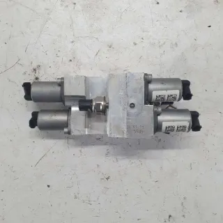 6794578,37 20 6 782 737,37 20 6 772 311 Блок клапанов активного стабилизатора BMW X5 E70 Арт 22658, вид 2