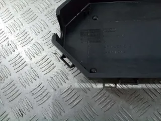 4F0035613.4F0035619 Крышка блока предохранителей Audi A6 C6 (S6,RS6) Арт 52568499, вид 3