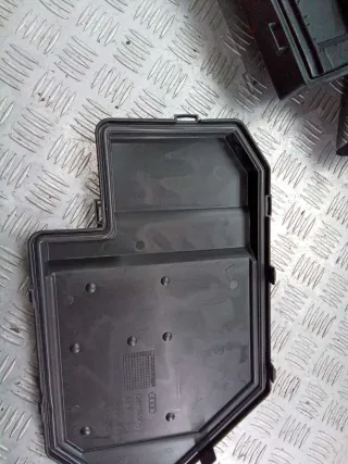 4F0035619.4F0035613 Крышка блока предохранителей Audi A6 C6 (S6,RS6) Арт 52898534, вид 2