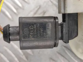 8E0611301E Бачок главного тормозного цилиндра Audi A6 C6 (S6,RS6) Арт 21066, вид 3