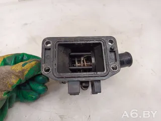 9654393880 Корпус термостата Citroen C1 1 Арт 56159732, вид 3