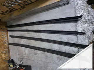  Молдинг стекла двери передней правой внутренний Audi A4 B7 Арт 58865436, вид 1