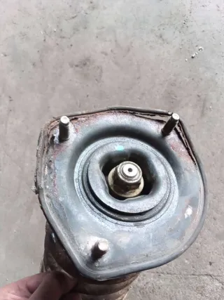  Стойка амортизатора заднего левого Toyota Corolla E90 Арт 34952743, вид 2