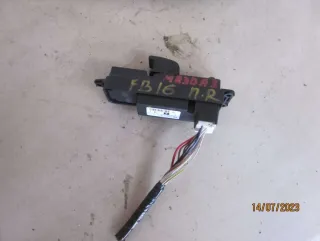  Кнопка стеклоподъемника переднего правого Mazda 3 BK Арт 60564332, вид 1