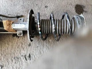  Гидростойка передняя правая Peugeot 3008 2 Арт 94330742, вид 1