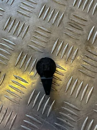 3B5867468 Крепление ковриков салона Volkswagen Phaeton Арт 63002551, вид 2