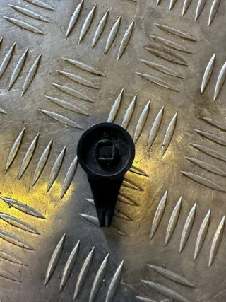 3B5867468 Крепление ковриков салона Volkswagen Phaeton Арт 63002551, вид 1