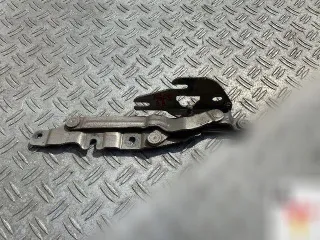 4B5827301 Петля капота левая Audi A6 C5 (S6,RS6) Арт 113784833, вид 1