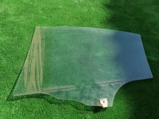 BN8V72511A Стекло двери задней правой Mazda 3 BK Арт 65281447, вид 2