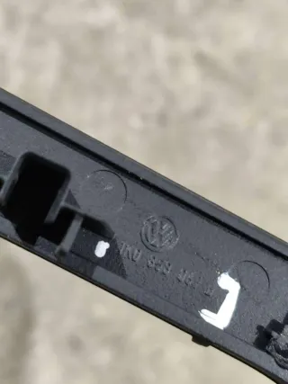 1k0858067 Рамка под магнитолу Volkswagen Golf 5 Арт 65601431, вид 3