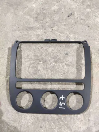 1k0858067 Рамка под магнитолу Volkswagen Golf 5 Арт 65601431, вид 1