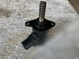 11378652738, 863046205, B48C, B48A20 Моторчик VVT (эксцентрикового вала) BMW X1 F48 2.0л Арт 110696201, вид 2