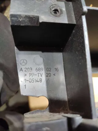 2036890216 Рамка под магнитолу Mercedes C W203 Арт 66006485, вид 3