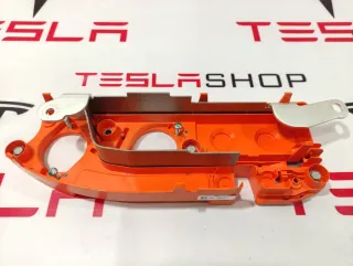 104813700A,1064696-01-B,109984100A контактор высоковольтной батареи Tesla model S Арт 9936989, вид 1