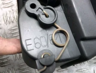 7183712 Крепление лючка топливного бака BMW 5 E60/E61 3.0л Арт 67305520, вид 4