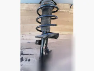  Стойка передняя правая Mazda 3 BK Арт 115982311, вид 1