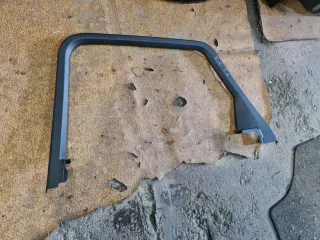 80a867672A Молдинг стекла двери задней правой внутренний Audi Q5 2 Арт 67609499, вид 1