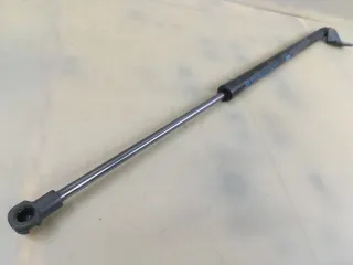 11B27C2 Амортизатор крышки багажника (3-5 двери) левый Mazda 3 BL Арт 307229, вид 1