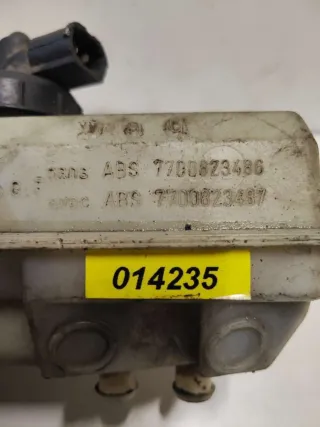 7700823486, 7700823487 Бачок главного тормозного цилиндра Renault Laguna 1 Арт 014235, вид 4