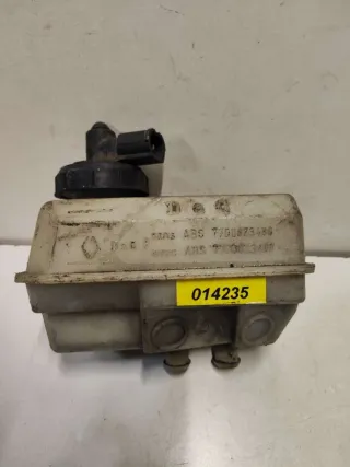7700823486, 7700823487 Бачок главного тормозного цилиндра Renault Laguna 1 Арт 014235, вид 1