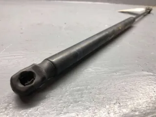 BP4K-62-620C,BP4K-62-620F Амортизатор багажника Mazda 3 BK Арт 70889443, вид 3