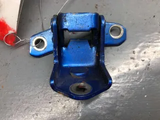 E112-73-210A,E112-73-210B,E112-73-210C Петля двери задней левой синяя Mazda 3 BK Арт 70888105, вид 1