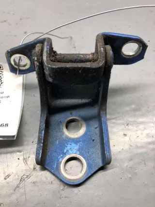 F151-59-210,F151-59-210B,F151-59-210C Петля двери передней правой синяя Mazda 3 BK Арт 70888068, вид 1