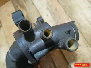 032121111AP Фланец (тройник) системы охлаждения Volkswagen Bora Арт 71935809, вид 2
