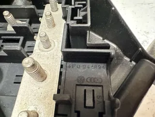 4F0941824 Крышка блока предохранителей Audi A6 C6 (S6,RS6) Арт 71985153, вид 9