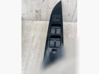  Кнопка стеклоподъемника переднего левого Mazda 3 BK Арт 113319954, вид 1