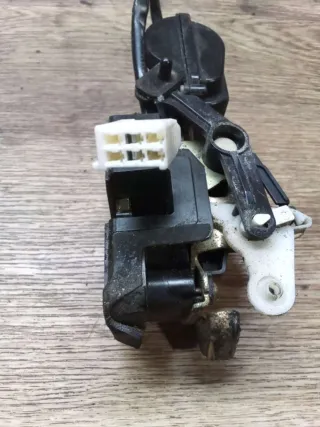  Замок двери задней правой Mazda 323 BJ Арт 72076745, вид 2