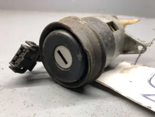 4A9 862 055 Кнопка открытия багажника Audi 100 C4 Арт 73272686, вид 1