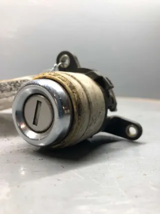 893827539AB Кнопка открытия багажника Audi 80 B3 Арт 73072569, вид 1