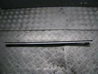 8230494 Молдинг стекла двери передней правой внутренний BMW 7 E38 Арт 73318452, вид 1