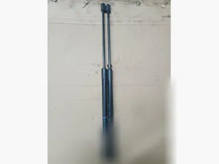 BP4K63620F, BP4K62620F Амортизатор крышки багажника (3-5 двери) Mazda 3 BK Арт 101629546, вид 1