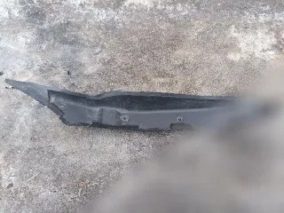 A1768890000 Пыльник крыла переднего левого Mercedes A W176 Арт 104265279, вид 2