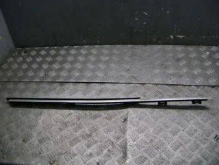 8230492 Молдинг стекла двери задней правой внутренний BMW 7 E38 Арт 73342405, вид 1