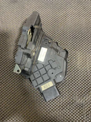  Замок двери задней правой Mazda 3 BK Арт 1795ZD, вид 3