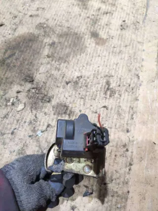  Замок стекла двери багажника Jeep Cherokee KJ Арт 73396455, вид 6