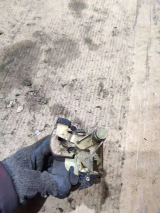  Замок стекла двери багажника Jeep Cherokee KJ Арт 73396455, вид 5