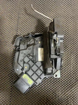  Замок двери задней левой Mazda 3 BK Арт 1844ZD, вид 1