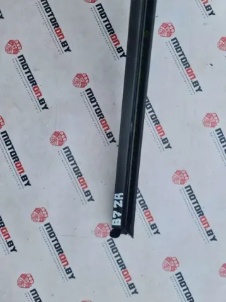  Молдинг стекла двери задней правой внутренний Volkswagen Passat B7 Арт 73404343, вид 2