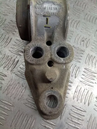 8E0501521H,4B0501521E Кронштейн крепления балки подвески Audi A6 C5 (S6,RS6) Арт 73412429, вид 1