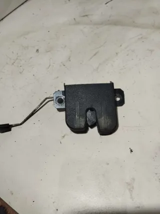  Замок крышки багажника Volkswagen Golf 4 Арт 73480061, вид 2