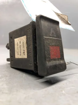 4A0941509 Кнопка аварийки Audi 100 C4 Арт 73467231, вид 1