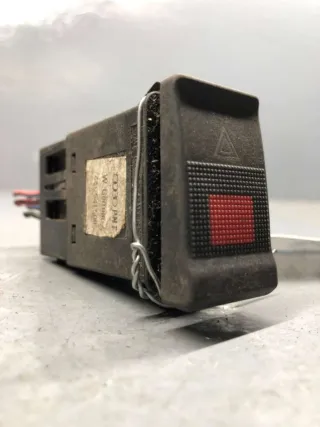 4A0941509 Кнопка аварийки Audi 100 C4 Арт 73467229, вид 1