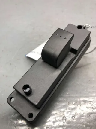 BP4L-66-380 Кнопка стеклоподъемника заднего левого Mazda 3 BK Арт 73536122, вид 1