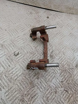  Скоба суппорта заднего Mazda 3 BK Арт 75046315, вид 1