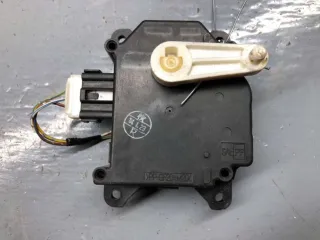 HB601BN8V,BP4K-61-B60 Моторчик заслонки печки Mazda 3 BK Арт 75149081, вид 3